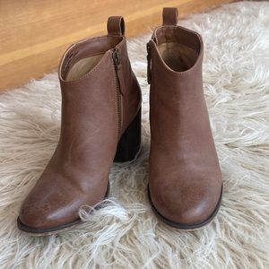 BP tan ankle boots size 5.5